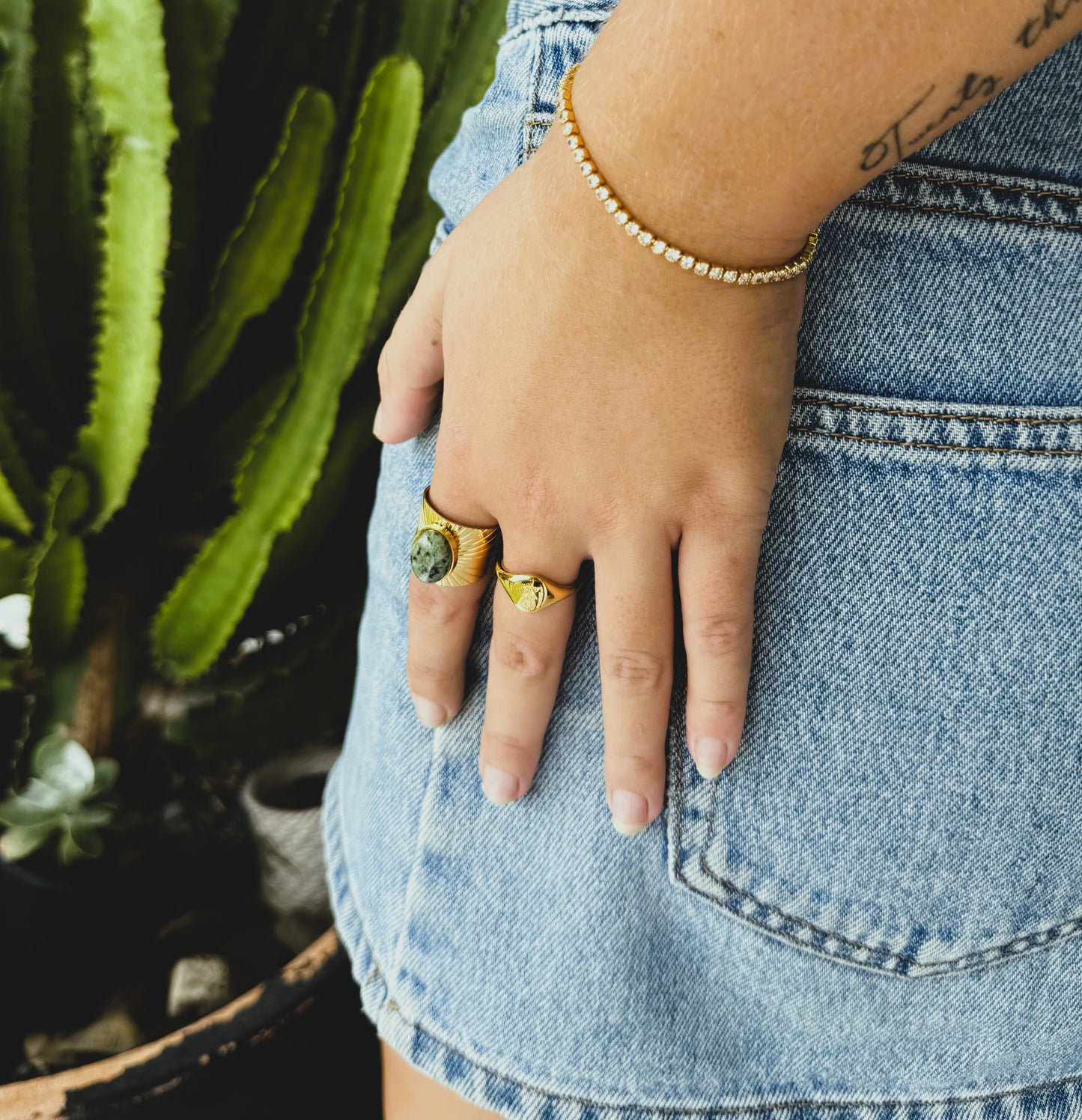 Elysian Glow – Crystal-Encrusted Gold-Plated Bracelet