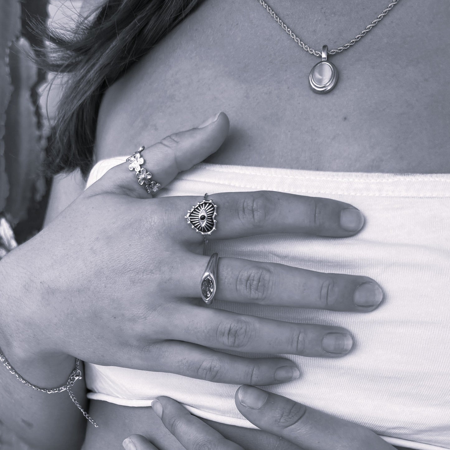 Omen Heart – Black Heart Ring