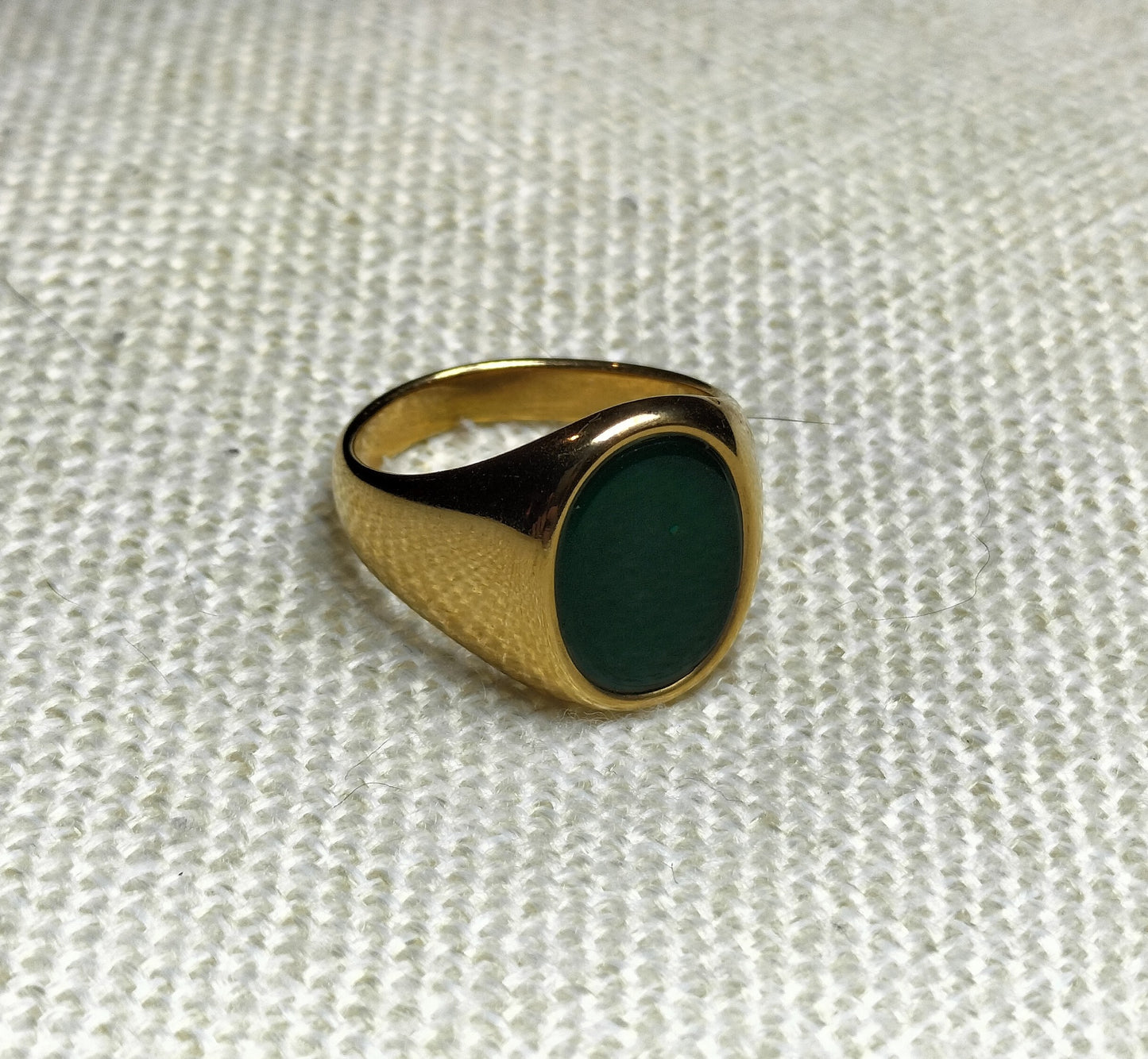Verdant Crest – Gold-Plated Signet Ring