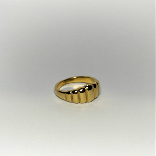 Ribbed Ring